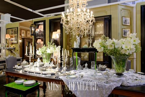 mise en demeure decoration